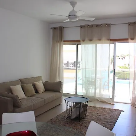Modern 1 Bedrom Apartment