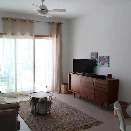 Modern 1 Bedrom Apartment *